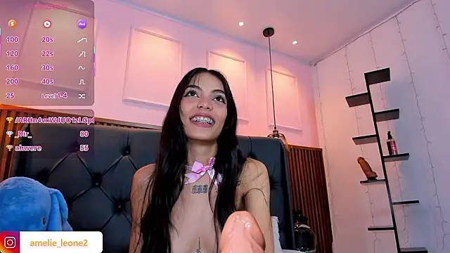 AMELIELEONE live sex cam