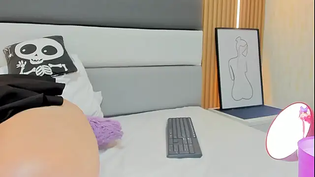 LEYNABRAUN live sex cam