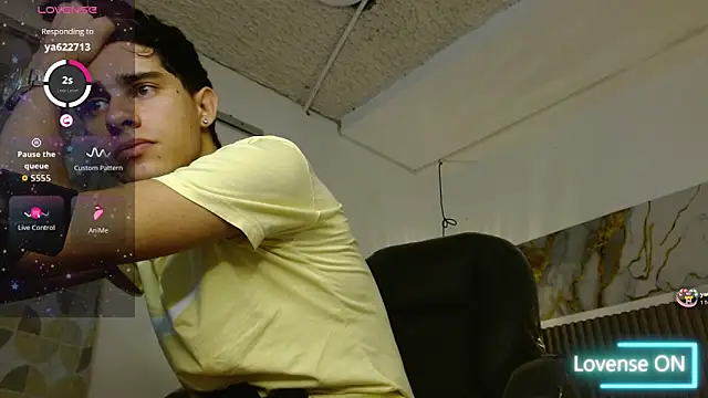 Dyla_n18 live sex cam