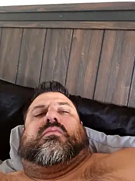 Roddog18 live sex cam