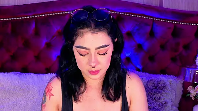 TaniaRedd_'s cam snapshot