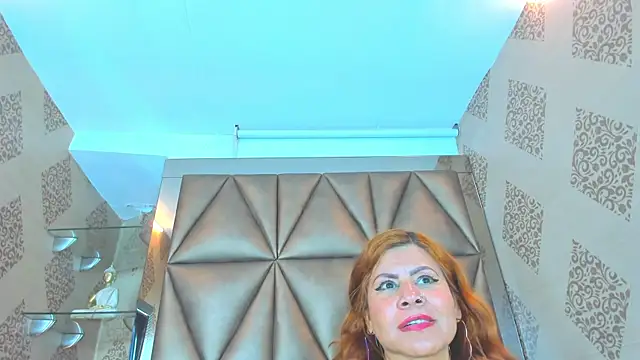 Corina_Taylor_'s cam snapshot