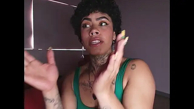 Canela_Osada_'s cam snapshot