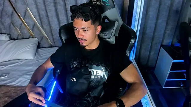 NicolaiKarav live sex cam