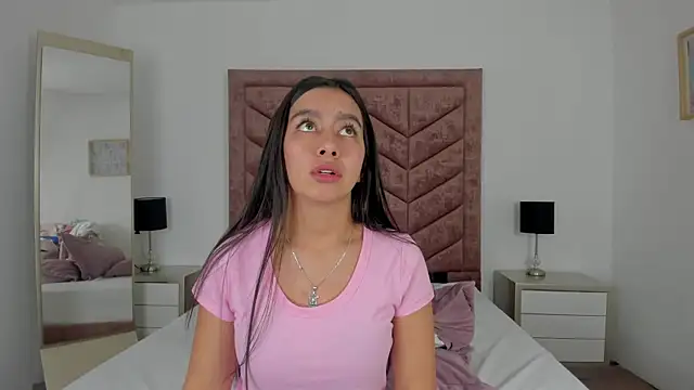 Zara_Cardona's cam snapshot