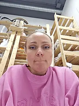 Bondgirl_013's cam snapshot