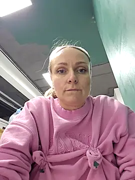 Bondgirl_013's cam snapshot