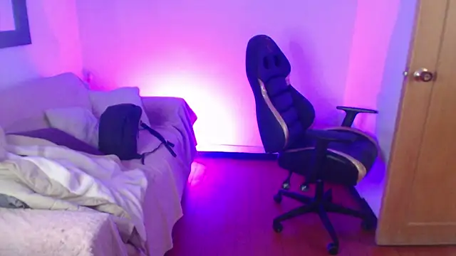 Sara_valderrama_'s cam snapshot