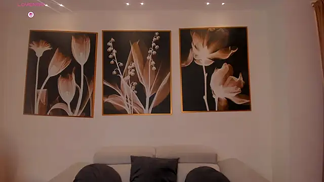 VeronicaBlue's cam snapshot