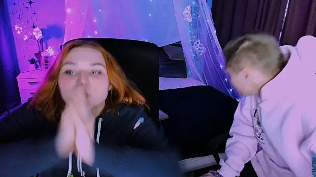 casey_meow_'s cam snapshot