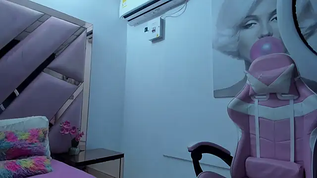 Ladymadinght's cam snapshot