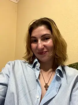 _Crystal_2's cam snapshot