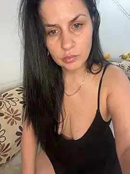 SweetBrunett3 live sex cam