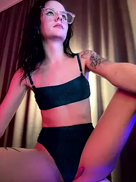 bigJuicyPussy live sex cam