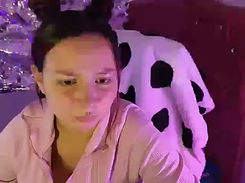 Mia2xsmith's cam snapshot