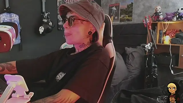 AcidMilo live sex cam