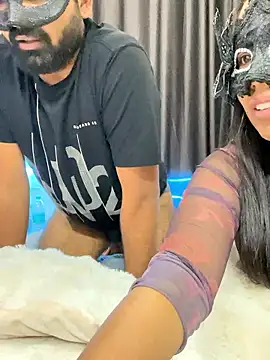 vickyandtania live sex cam