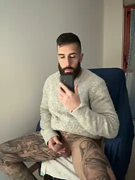 Gioeltoro89 live sex cam