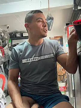 Paul22cm- live sex cam