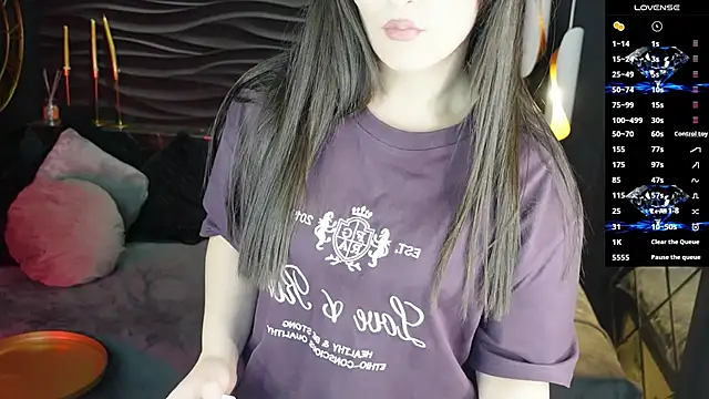 KylieMellow live sex cam