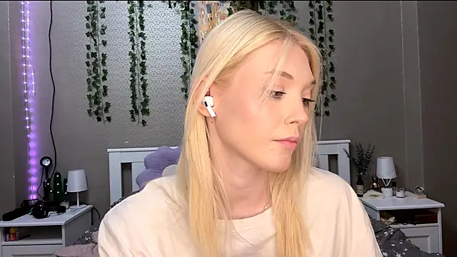 LlsabethHaze's cam snapshot