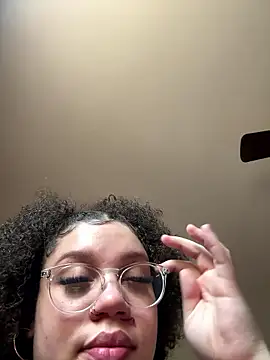 QueenNuttCollector live sex cam