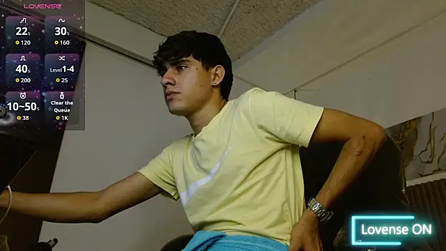 Dyla_n18 live sex cam