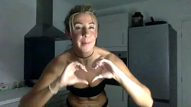 Bratty-Blonde55's cam snapshot