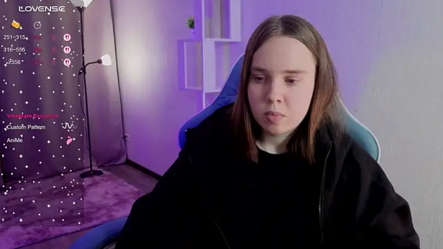 lunalyna's cam snapshot