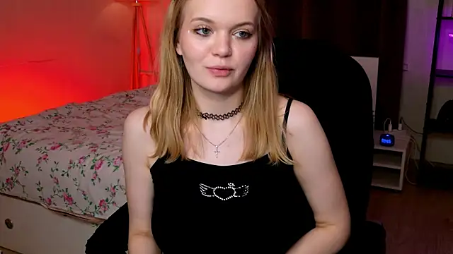 Elioraa's cam snapshot