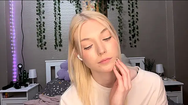 LlsabethHaze's cam snapshot