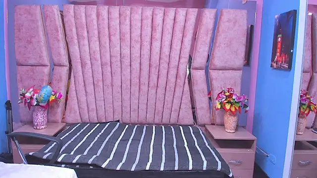 sarah_sweett_'s cam snapshot