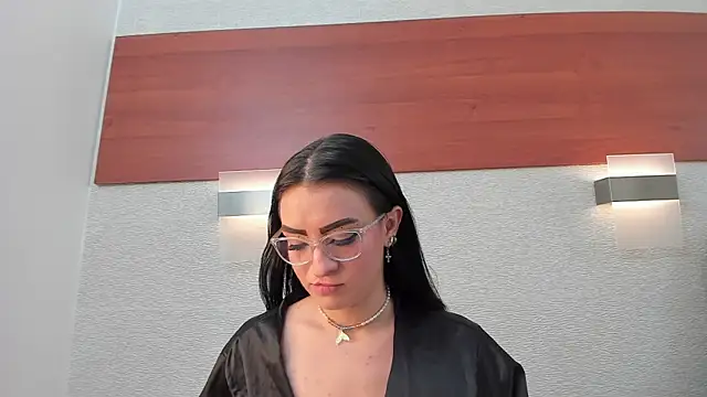 charlotte_colee's cam snapshot