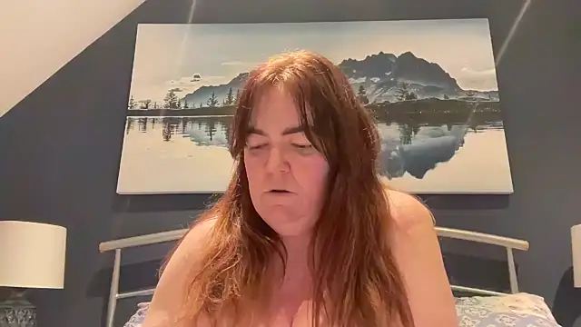 curvy-milf-abbie live sex cam