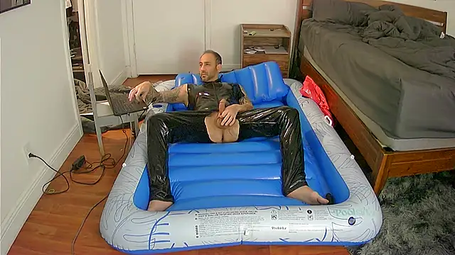 rubberdom69's cam snapshot