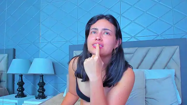 ViolettRouse's cam snapshot