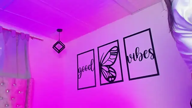 nicolee_millerr live sex cam