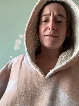 Mini_And_The_Bear's cam snapshot