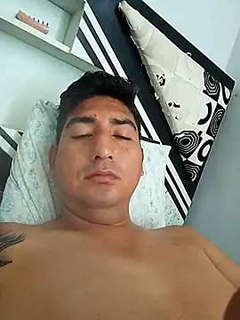 Yrresistible666's cam snapshot