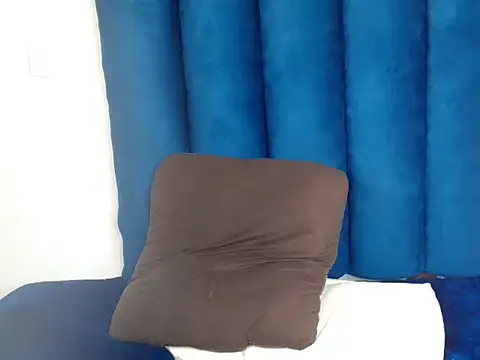 Ogle_'s cam snapshot