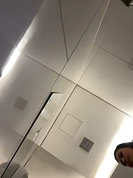 Alyshanon18 live sex cam