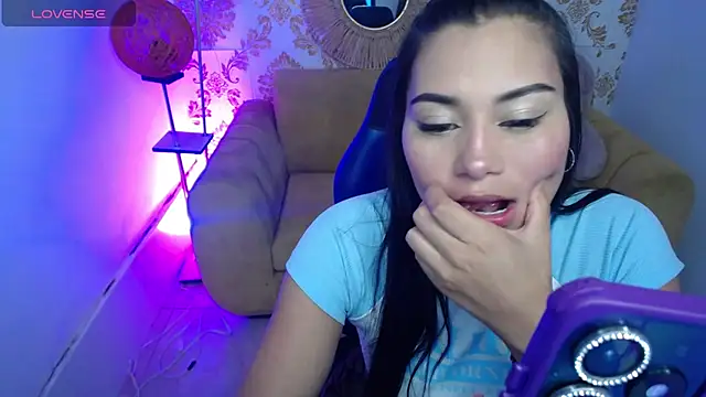 Pokahontas_m's cam snapshot