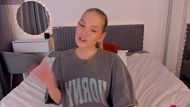 CassieRayss live sex cam