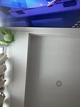 ZaraLuuv live sex cam