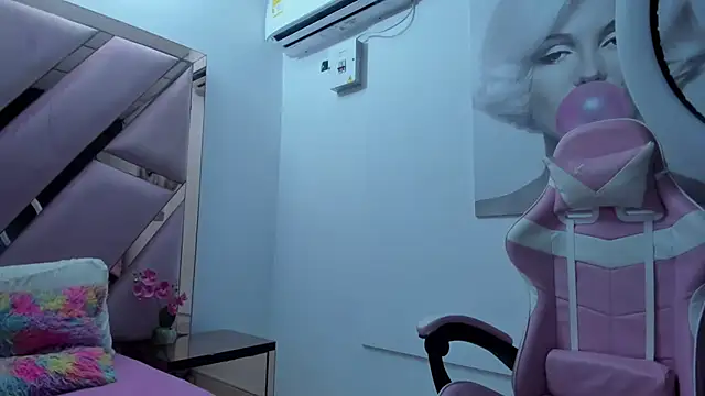 Ladymadinght's cam snapshot