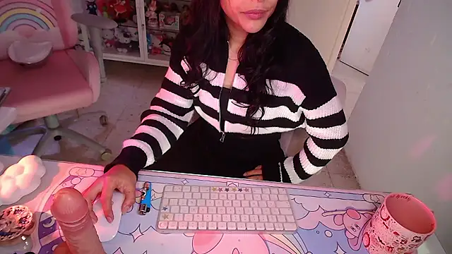kaithra live sex cam