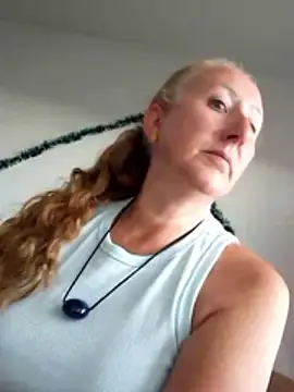 MILEIDE980 live sex cam