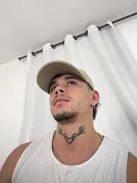 NoahhBrown live sex cam