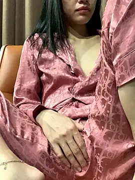 Tiny-122 live sex cam