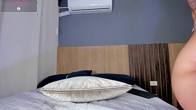 LexxyBunny_'s cam snapshot